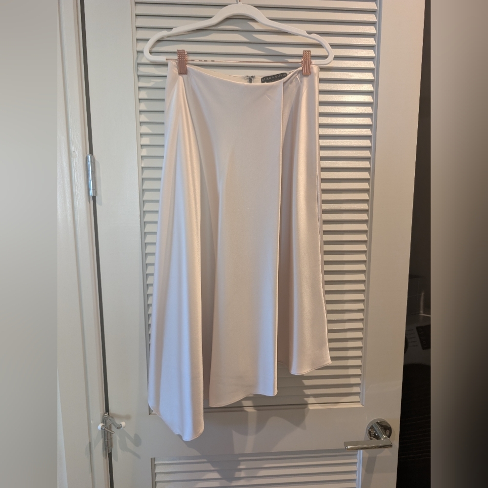 NWOT Alice + Olivia Satin Asymmetrical Skirt